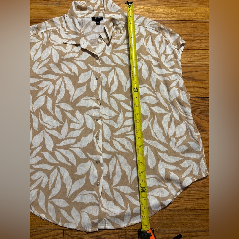 Torrid Beige Leaf Pattern Button-Down Shirt - image 5